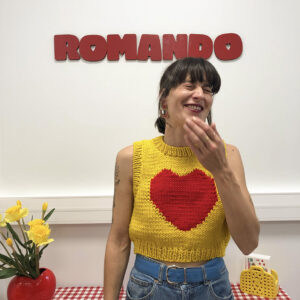 ARCHIVE #4 - Pull cœur jaune