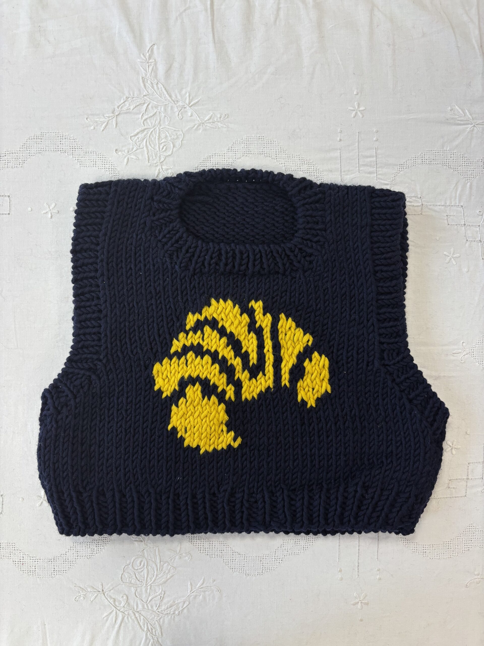 ARCHIVE KIDS #5 - Pull croissant bleu marine