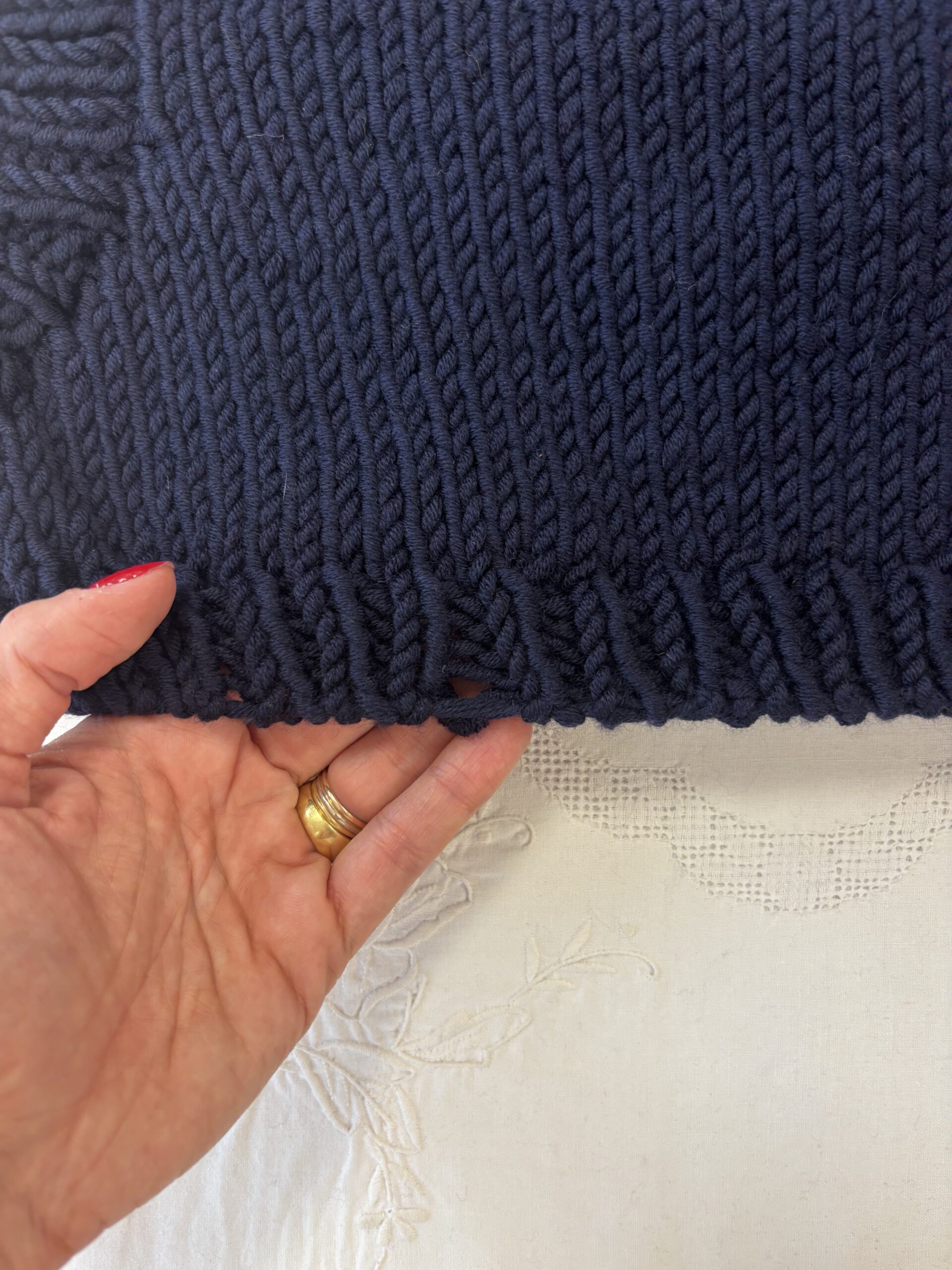 ARCHIVE KIDS #6 - Pull cœur bleu marine – Image 3